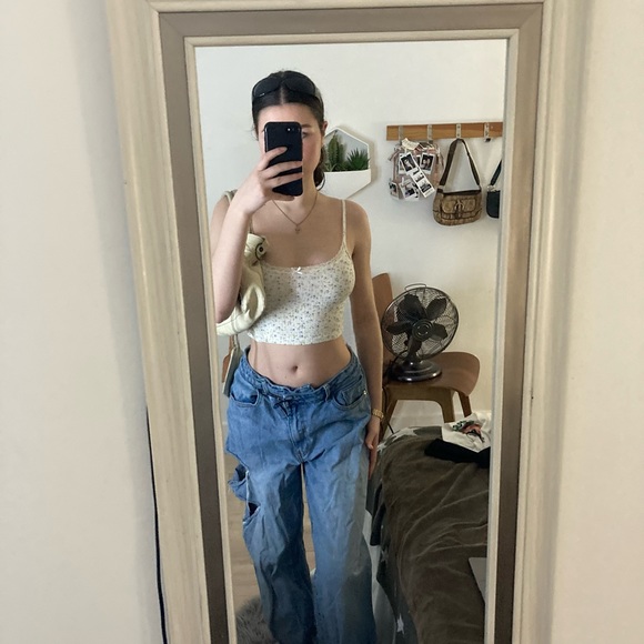 Brandy Melville Cropped Floral Tank - Picture 1 of 4